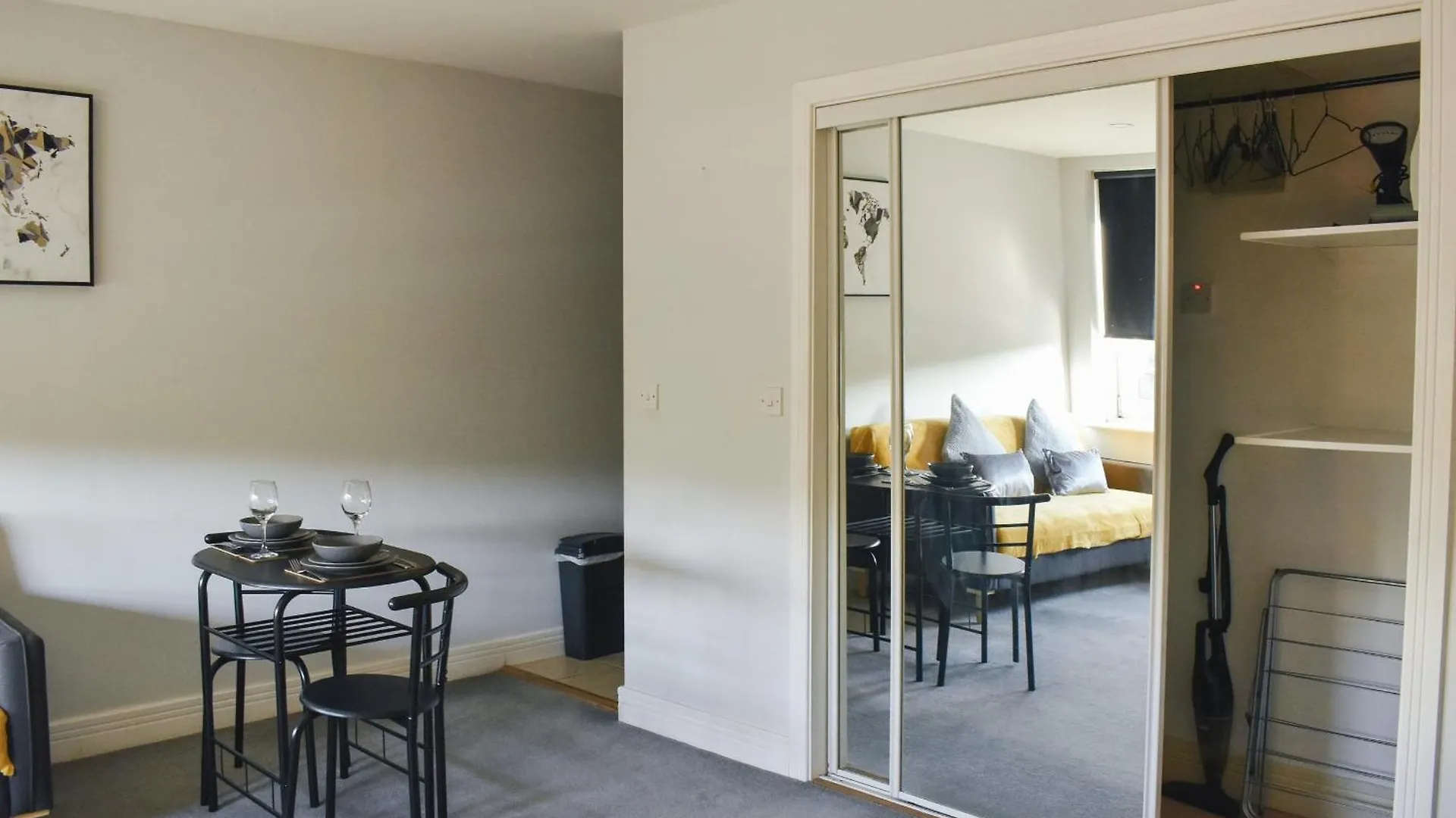 Studio For Professionals Trades Relocators Apartment Cardiff 0*,